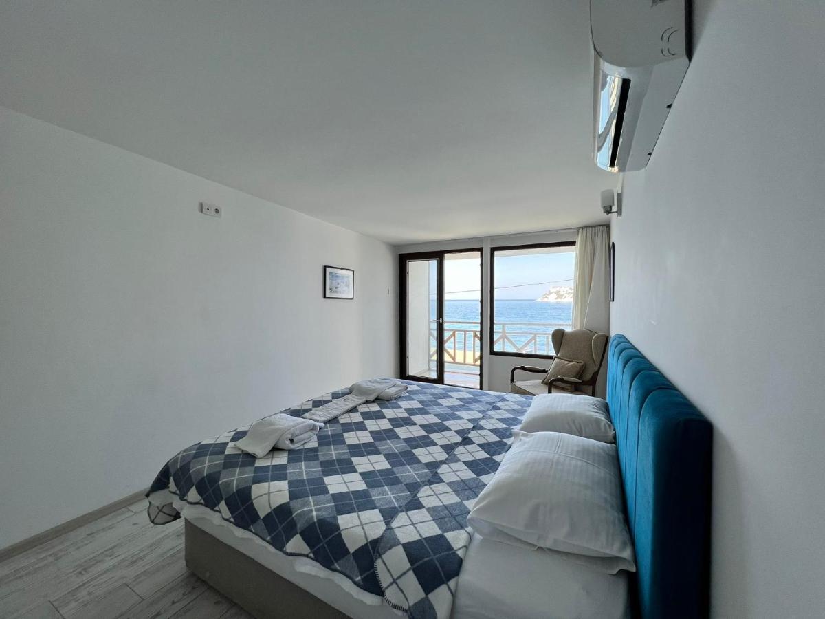 Giritli Rum Meyhanesi & Butik Otel Karaburun  Exteriör bild