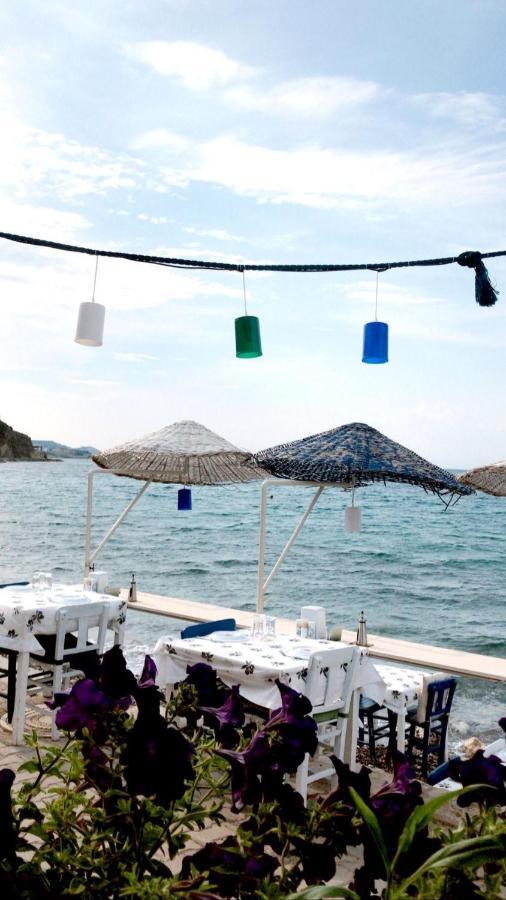 Giritli Rum Meyhanesi & Butik Otel Karaburun  Exteriör bild