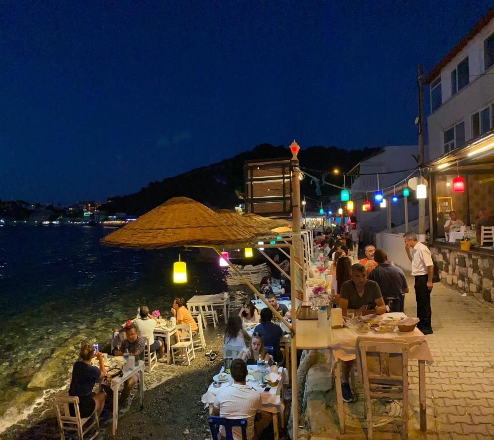 Giritli Rum Meyhanesi & Butik Otel Karaburun  Exteriör bild