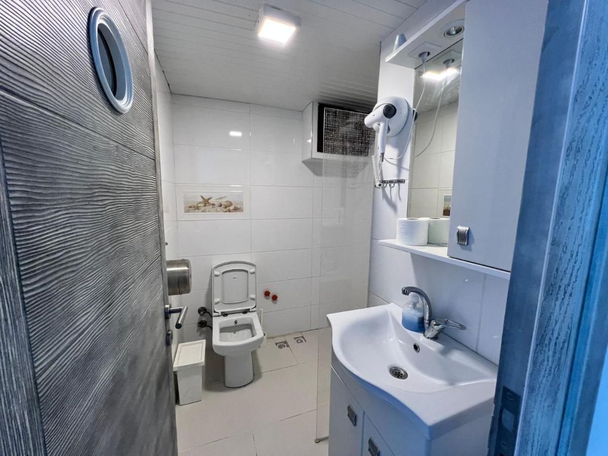 Giritli Rum Meyhanesi & Butik Otel Karaburun  Exteriör bild