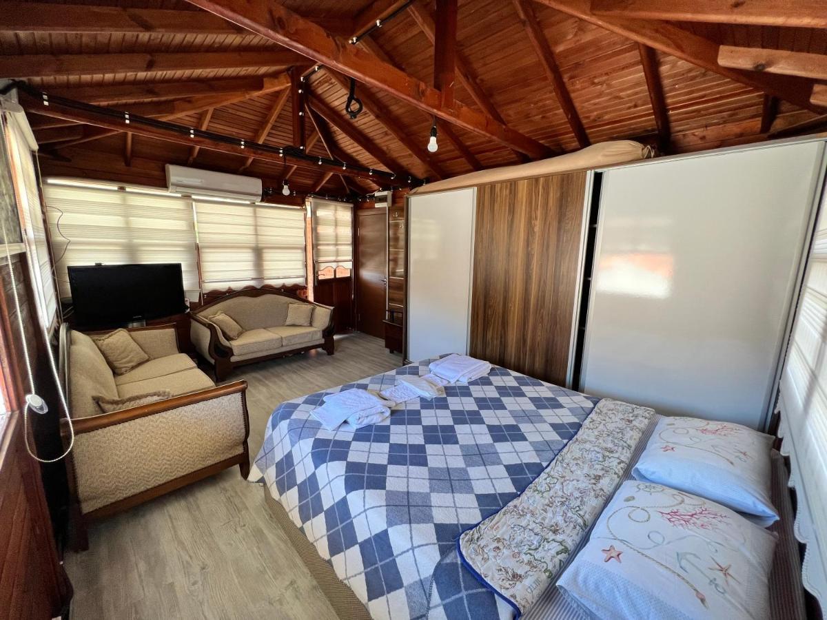 Giritli Rum Meyhanesi & Butik Otel Karaburun  Exteriör bild