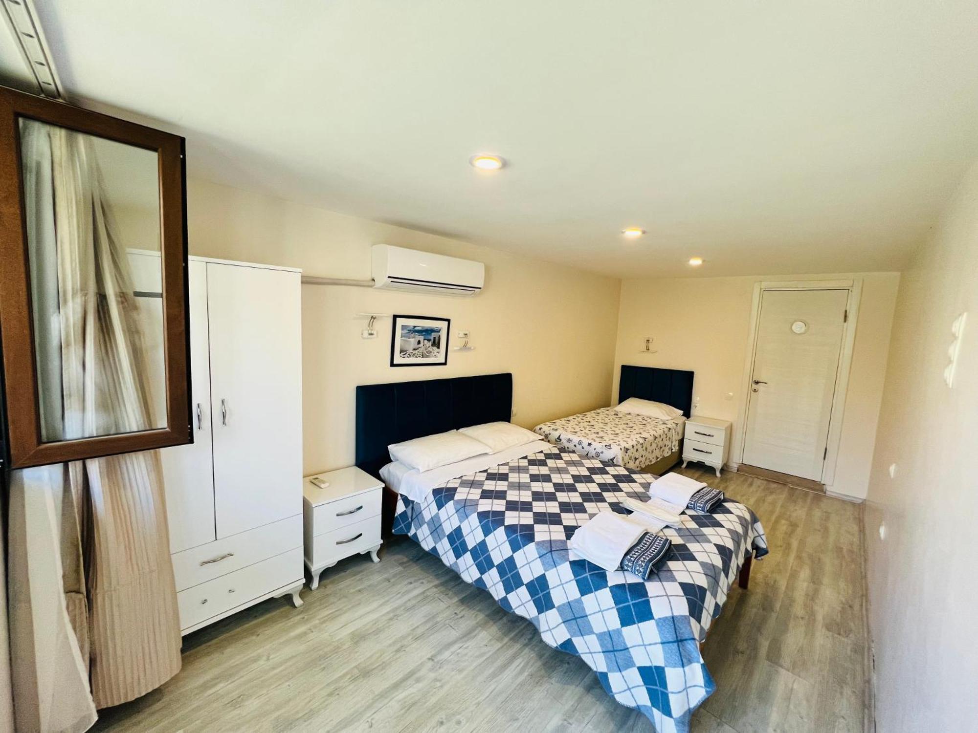 Giritli Rum Meyhanesi & Butik Otel Karaburun  Exteriör bild