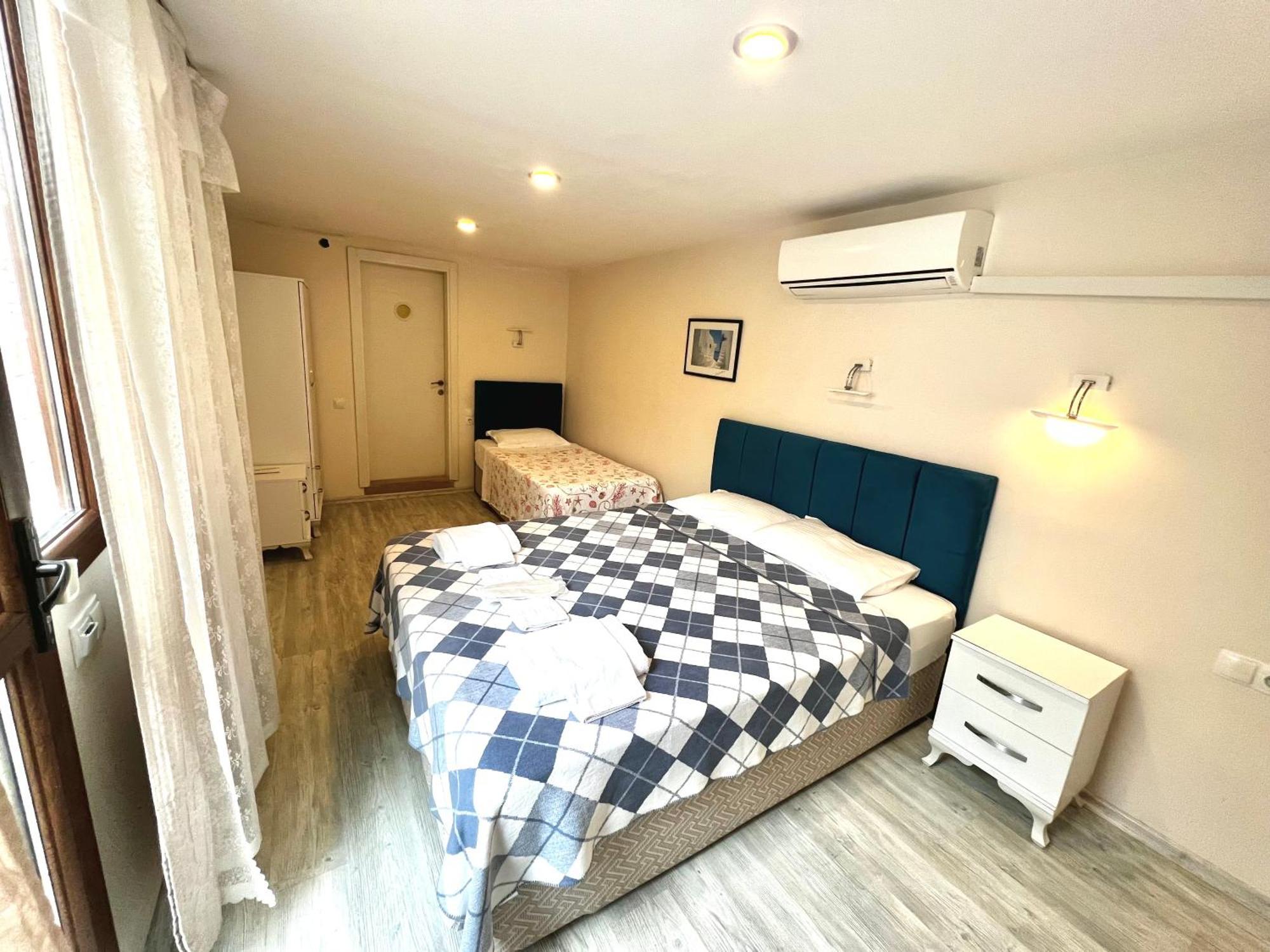 Giritli Rum Meyhanesi & Butik Otel Karaburun  Exteriör bild